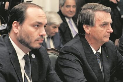 Carlos e Jair Bolsonaro