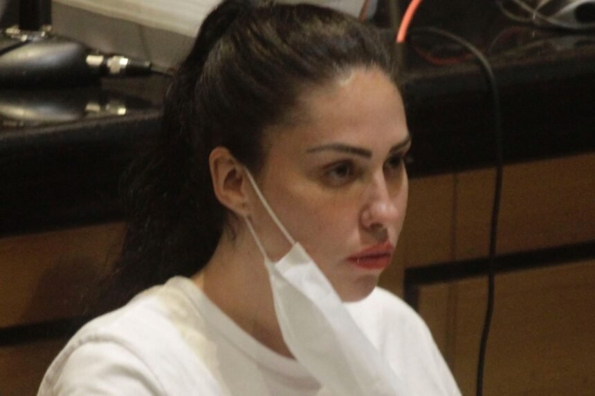 Juíza manda soltar Monique Medeiros, mãe de Henry Borel; Jairinho segue preso