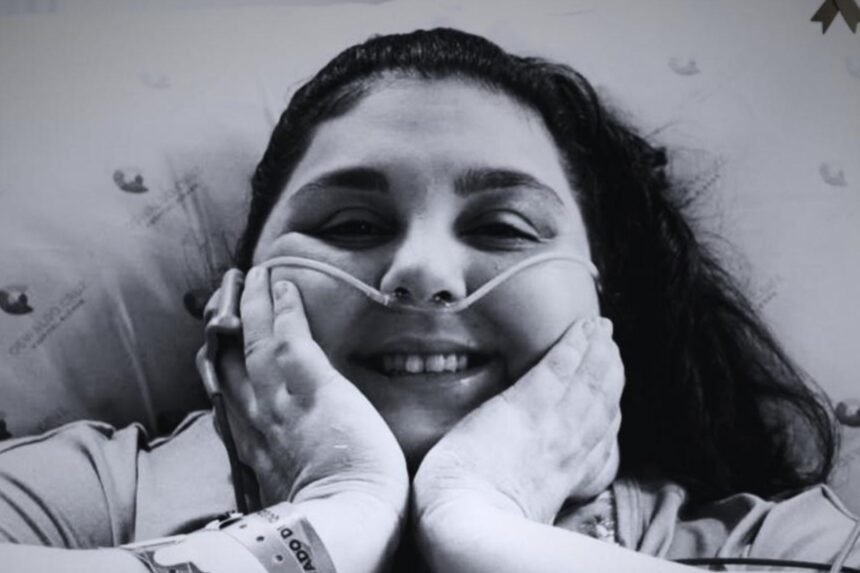 Morre Rita Ephrem, influenciadora conhecida por sua luta contra uma doença rara, aos 29 anos