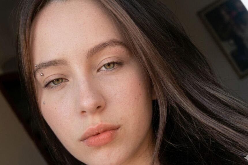 Caso chocante: jovem desaparecida é encontrada em congelador; suspeito confessa crime