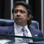 Senador flagrado dirigindo sem placa e com CNH vencida já foi questionado por gasto de R$ 3,9 mil em combustível