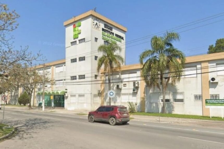 Estudantes fazem "ranking sexual" com fotos de alunas em colégio federal; polícia investiga