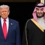 O presidente Donald Trump posa ao lado do príncipe herdeiro da Arábia Saudita, Mohammed bin Salman