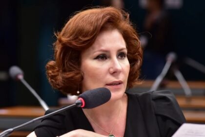 Carla Zambelli: Defesa vai recorrer de decisão sobre extradição