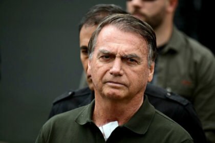 Após exames, Bolsonaro recebe diagnóstico de broncopneumonia