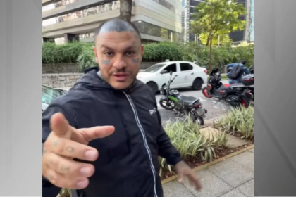 O influenciador Tiago Toguro afirmou nas redes sociais que foi roubado e que tem imagens da pessoa responsável