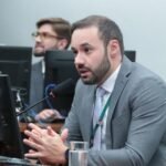 Diretor da Câmara ganha R$ 23 mil por fazer horas extras aos finais de semana