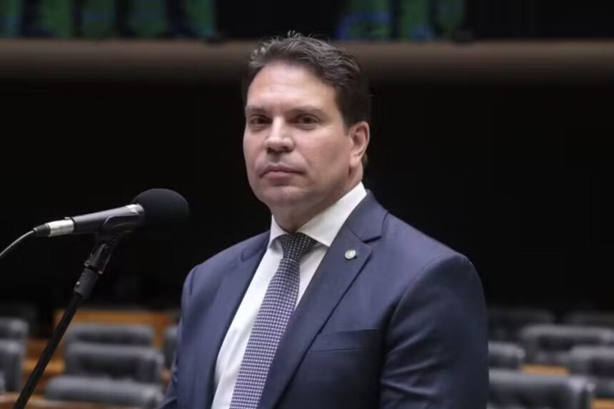 Ramagem foi detido pelo ICE após ter os documentos analisados enquanto andava na rua