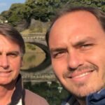 Carlos Bolsonaro diz que soluços do pai diminuíram após visita