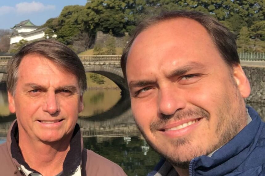 Carlos Bolsonaro diz que soluços do pai diminuíram após visita