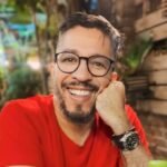 Jean Wyllys confirma retorno à política e se candidata a deputado federal