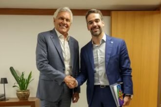 Eduardo Leite reafirma oposição à anistia após apoio a Caiado