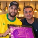 “Agora o hexa vem”: Eduardo e Flávio Bolsonaro comemoram Neymar na Copa