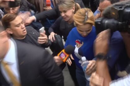 Operação Vérnix: Deolane Bezerra chega à polícia após prisão