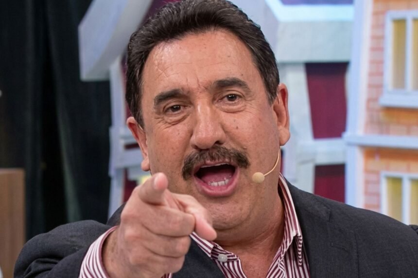 Ratinho critica beijo entre homens em novelas: “No meu tempo não tinha”