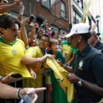 Seleção Brasileira é recebida com festa por torcedores na Filadélfia antes de duelo com o Haiti