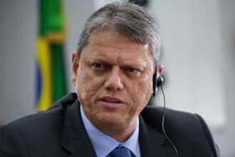 Tarcísio diz que não interfere em operação sobre contrato de R$108 milhões