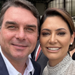 Flávio Bolsonaro pede desculpas a Michelle em busca de apoio em campanha