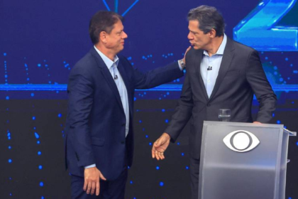 Haddad critica “onda privatista” e cita fogo em trem da CPTM durante debate com Tarcísio
