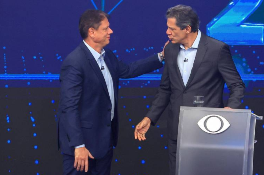 Haddad critica “onda privatista” e cita fogo em trem da CPTM durante debate com Tarcísio