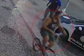Segurança preso vai depor em delegacia pedalando bicicleta da própria vítima no Rio